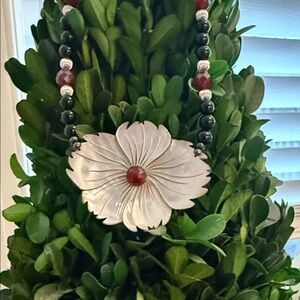 Vintage Artisan Genuine Garnet and Natural Shell Flower Pendant Necklace. 925 SS